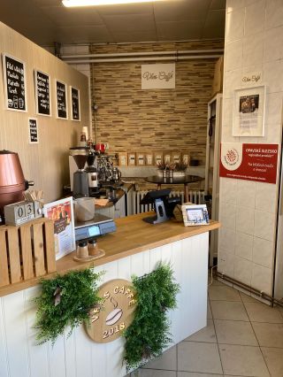 ✨ Vřes Caffè má nové místo! ✨ S radostí oznamujeme, že jsme se přestěhovali do centrálu na náměstí — blíž k vám, blíž k...